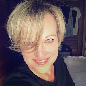 Meet your Posher, Suzanne